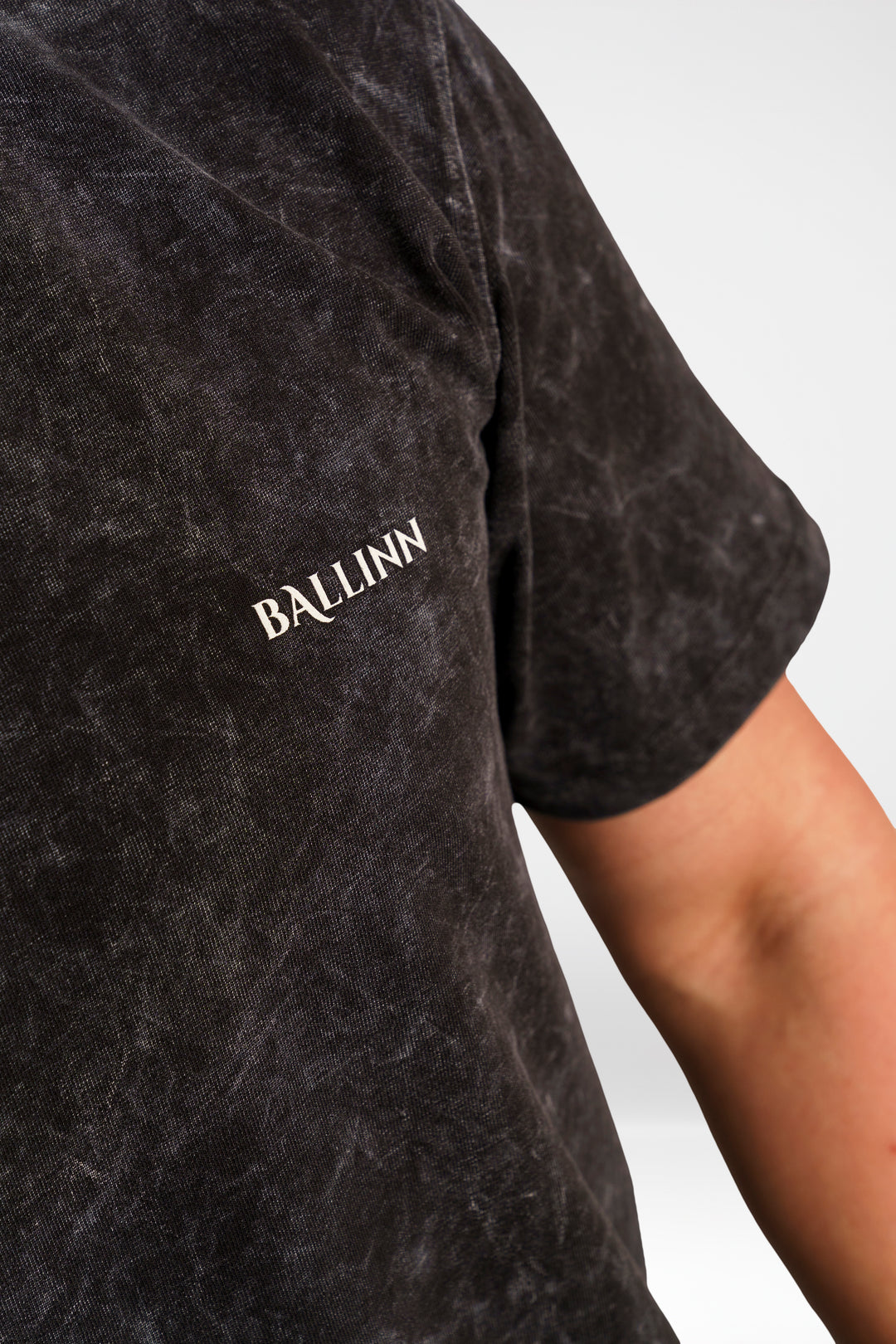 NEVER STOP BLACK WASHED T-SHIRT